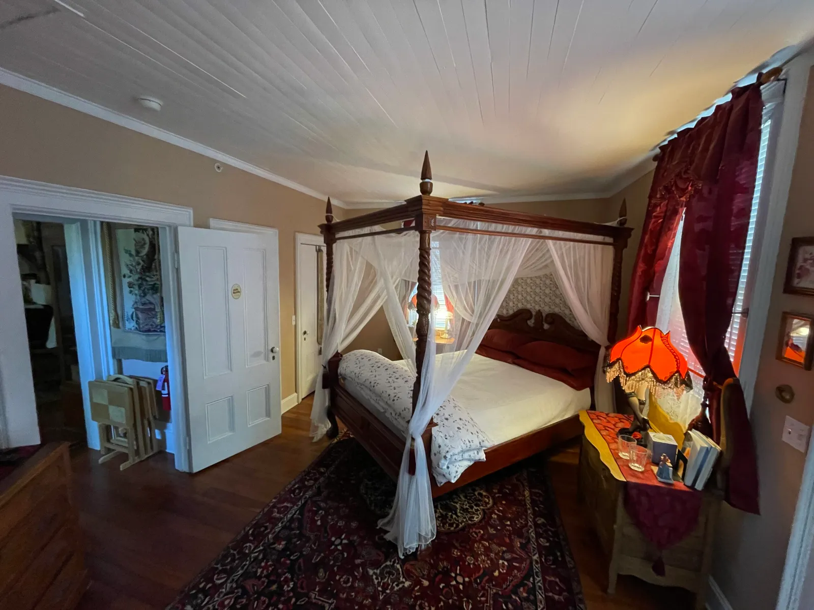 Cobb Mansion Bed & Breakfast