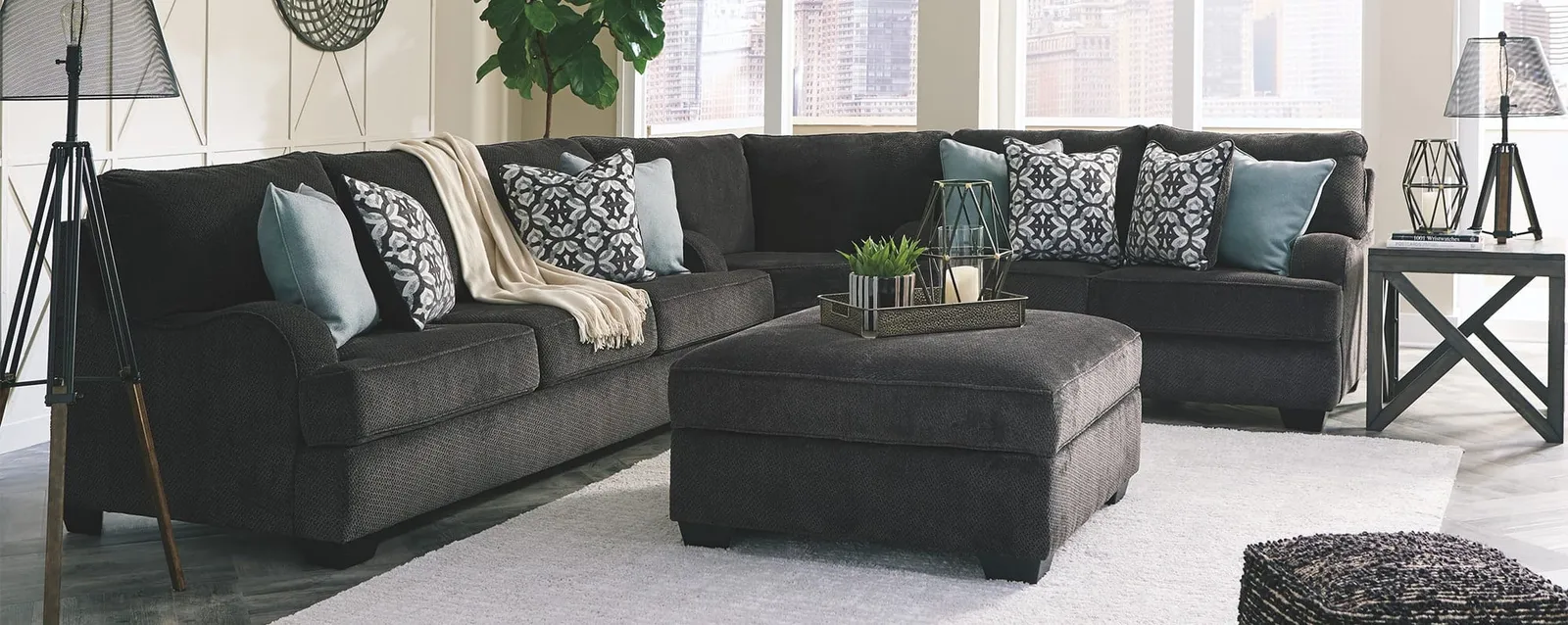 Midnight-Madness Sofa