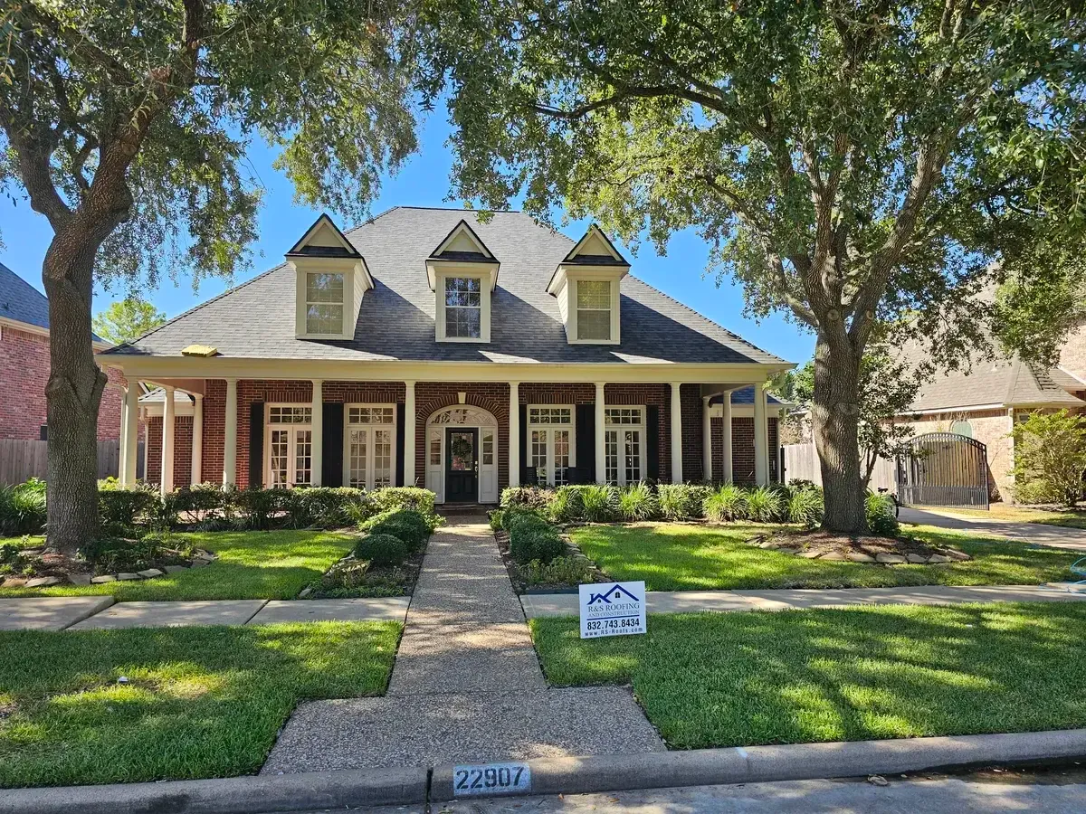 R&S Roofing and Construction