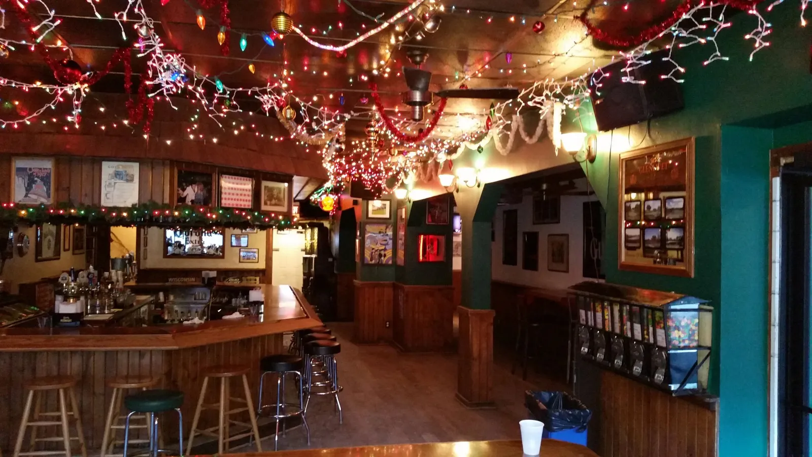 Mondays Bar