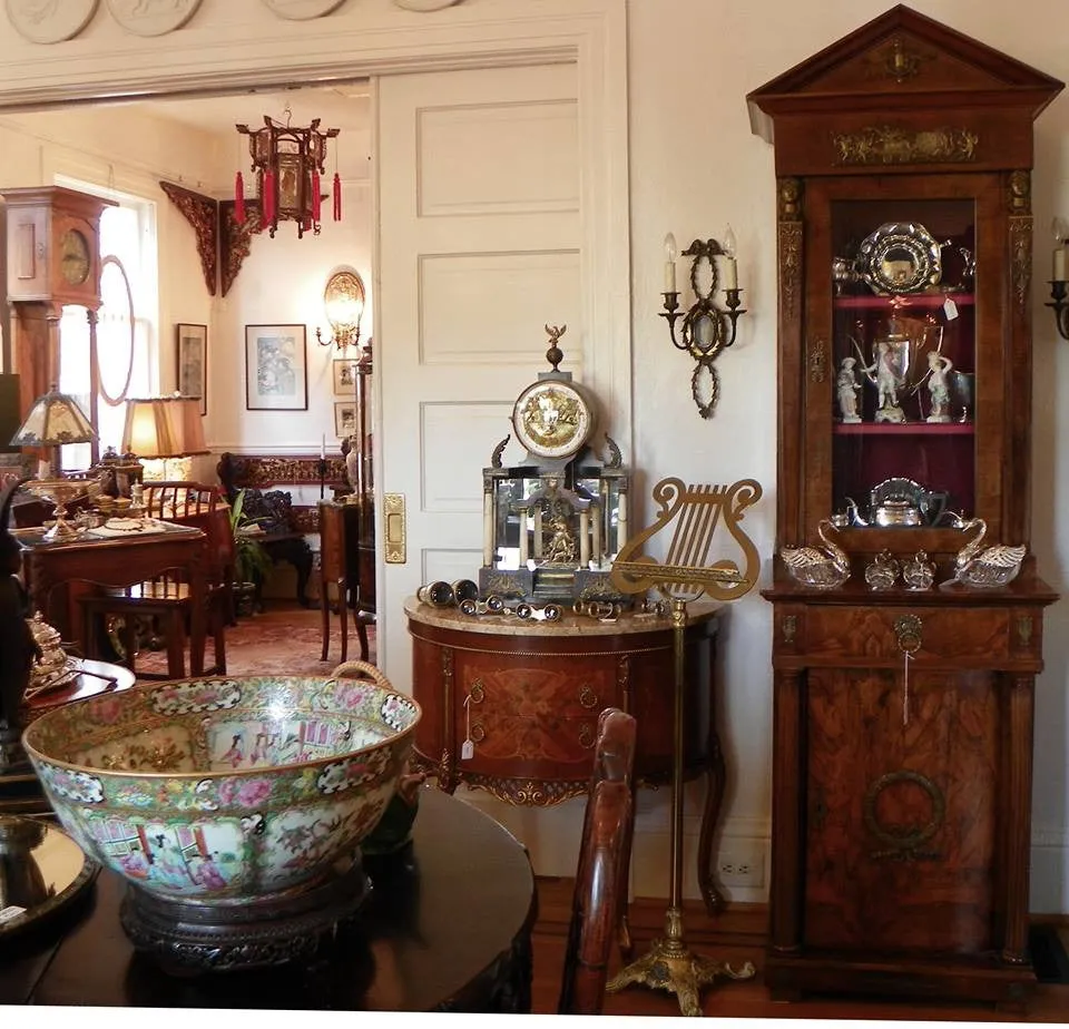Singer Galleries