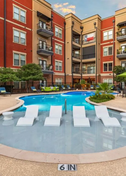 Resort at 925 Main