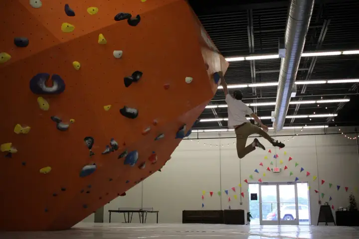 KINETIC CLIMBING