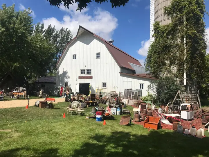 Barn on the Hill Boutique