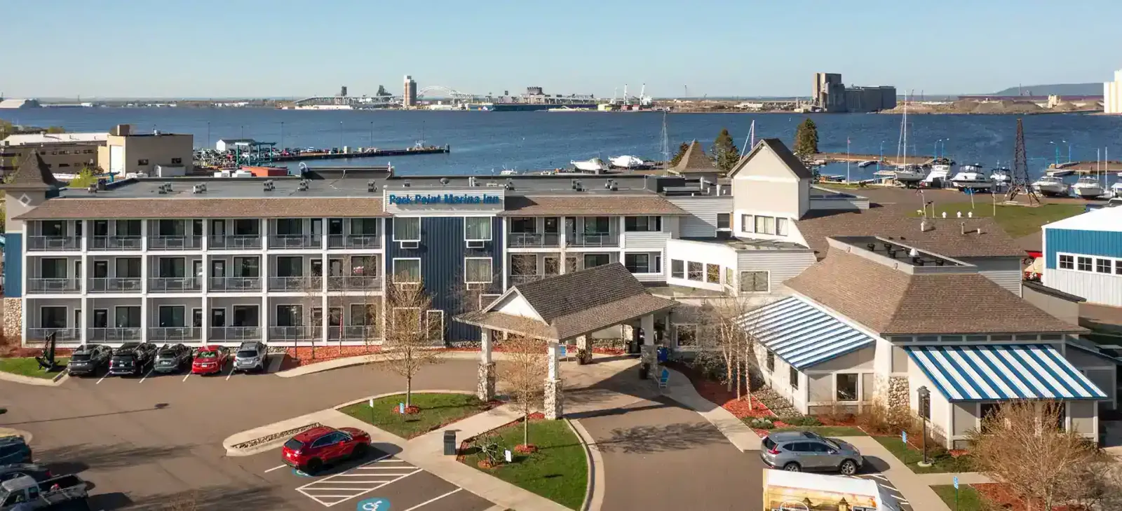 Park Point Marina Inn