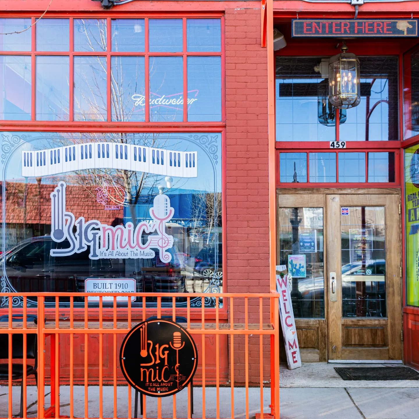 Big Mic's Saloon & BBQ Smokehouse