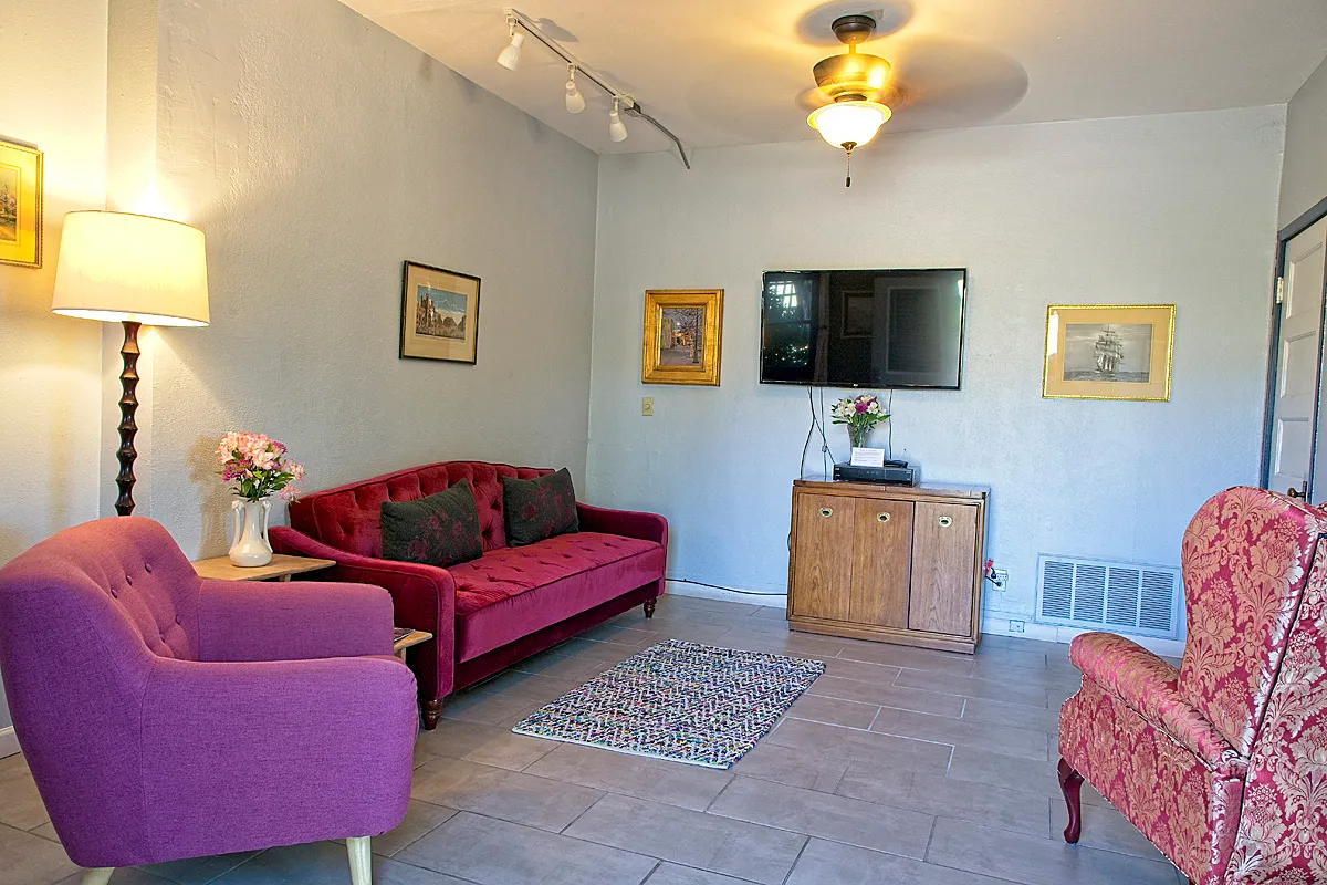 Clarkdale Lodge Studios & Suites