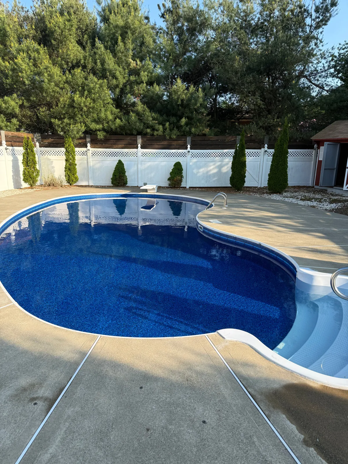 Blue Bottom Pools