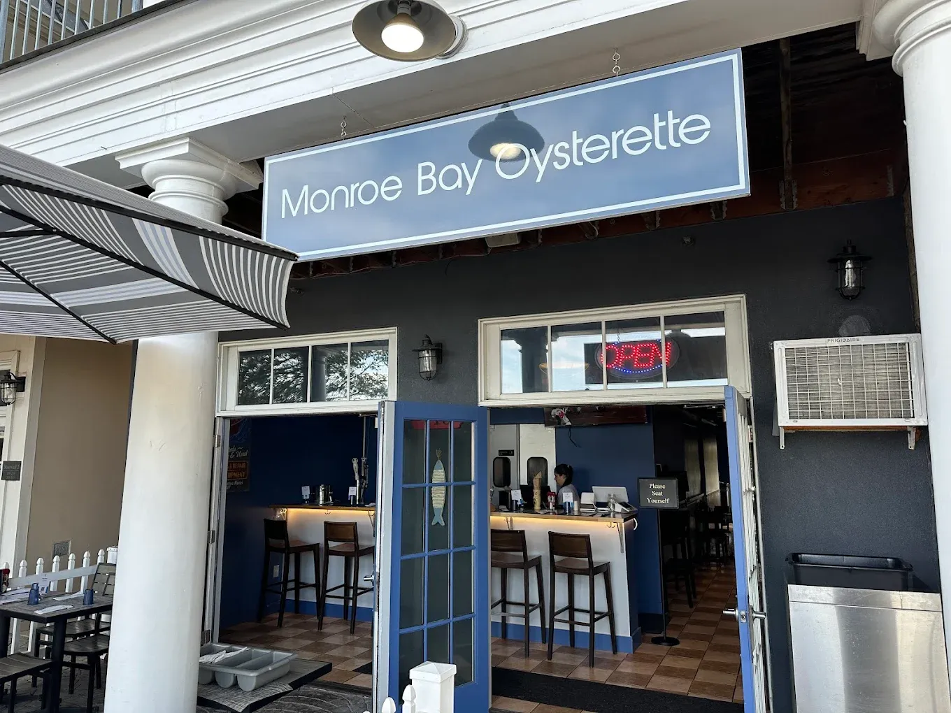 Monroe Bay Oysterette