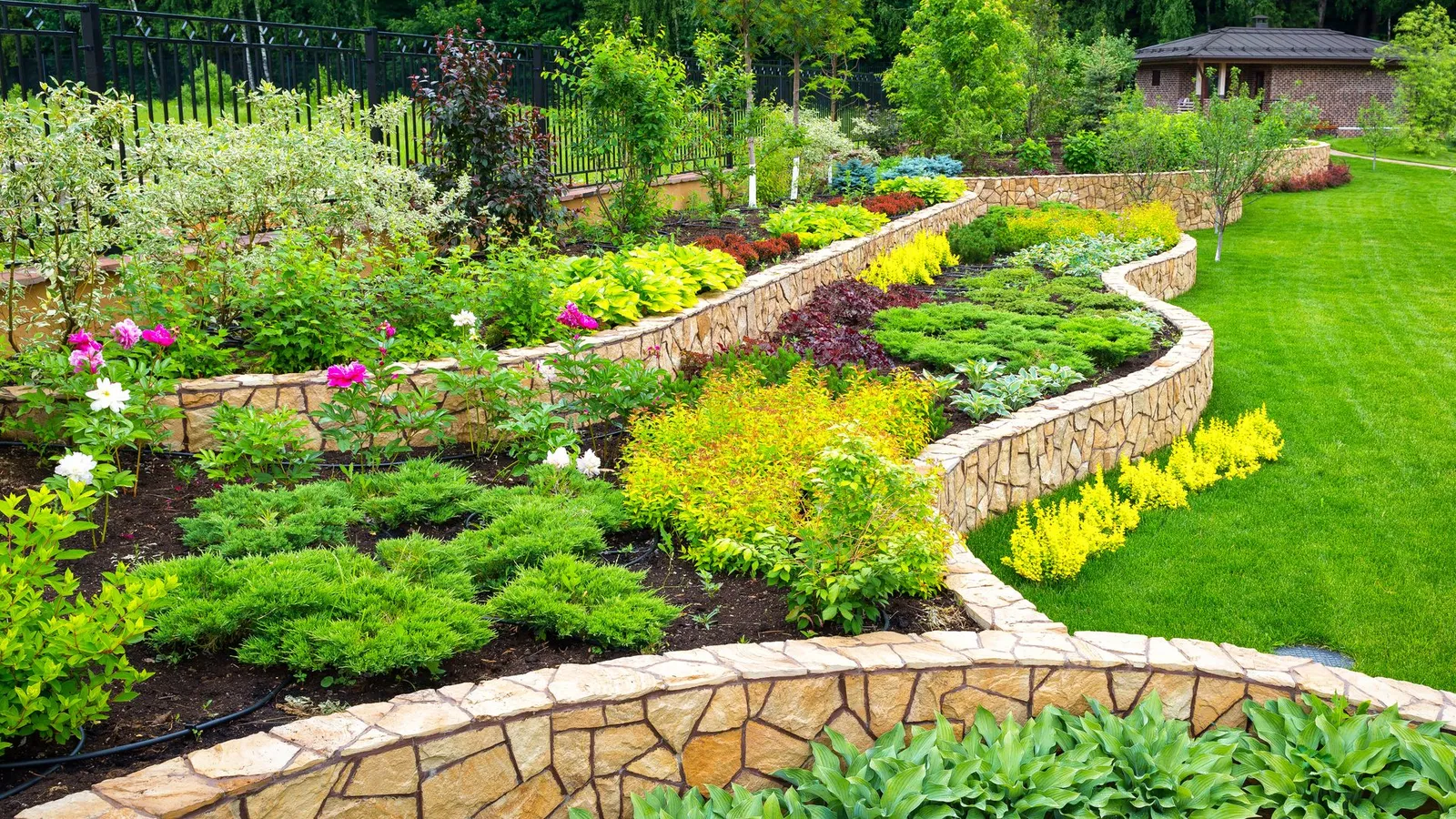 Apostles Lawn & Landscaping