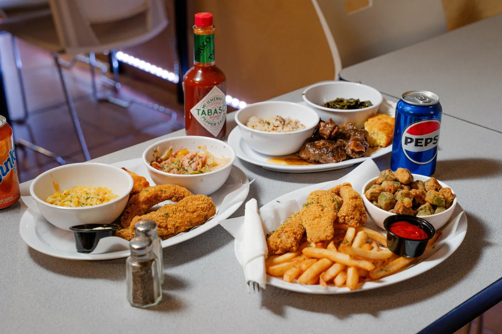 Tiny's Cafe