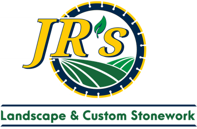JR\\\'s Landscaping logo