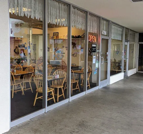 Hungry Hollow Cafe