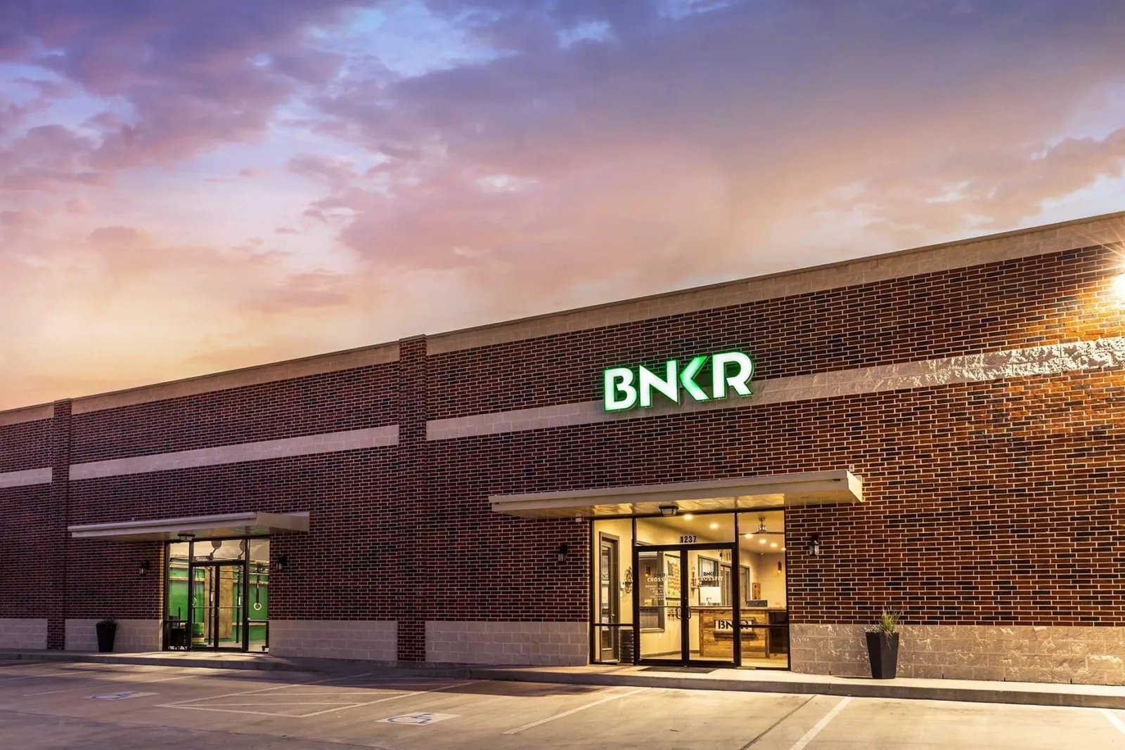 BNKR FIT