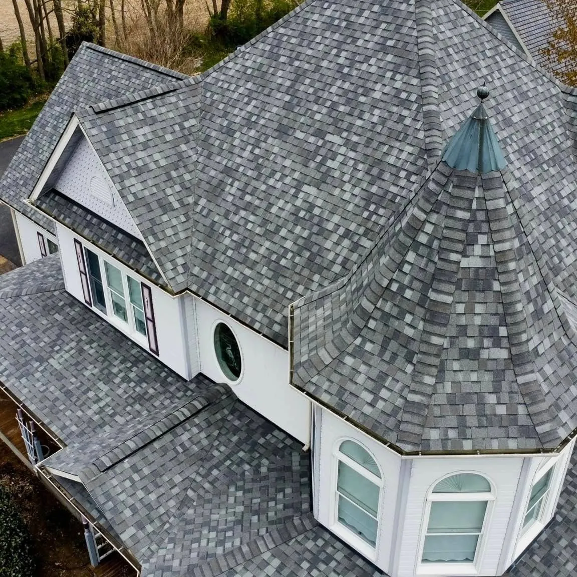 Roofing expert