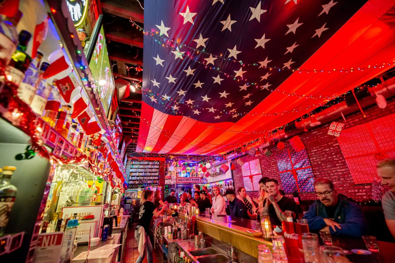 Harbor Town Pub