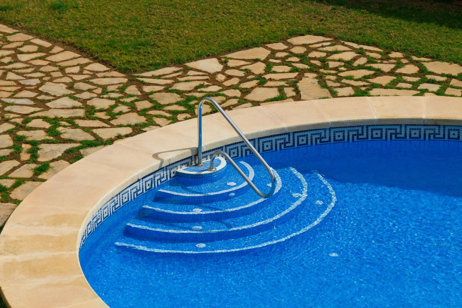 Salty Reef Pools, LLC